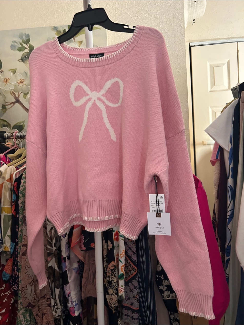 Women's Pink Bow Crewneck Sweater - Casual Chic